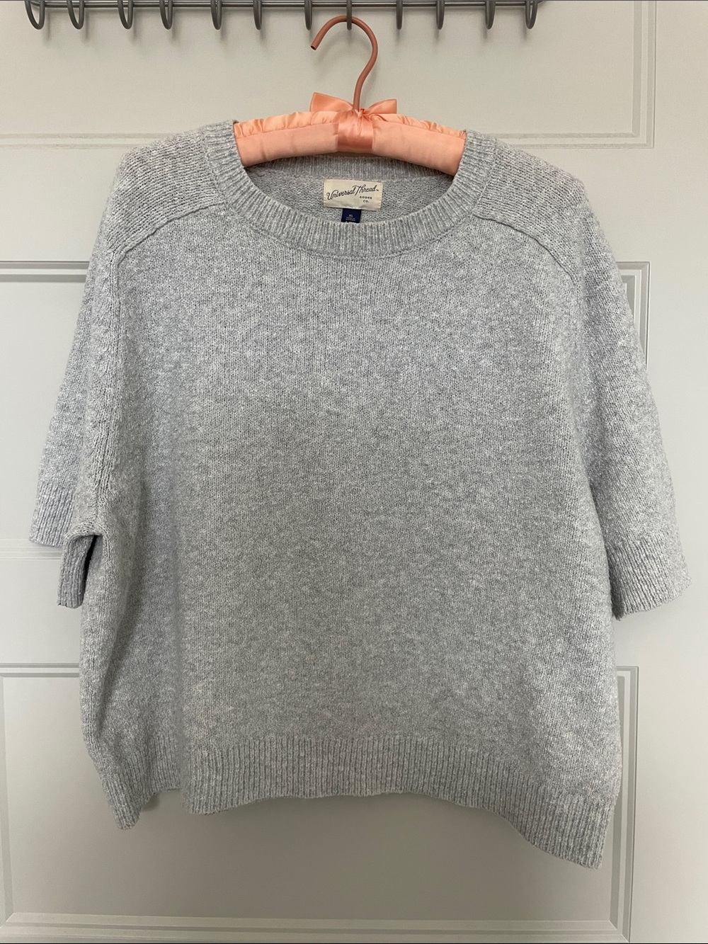 Universal Thread Light Gray Short-Sleeve Crewneck Sweater